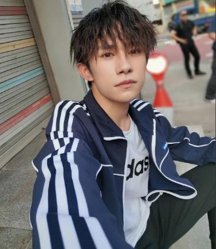 易烊千玺明星爆料视频  第1张